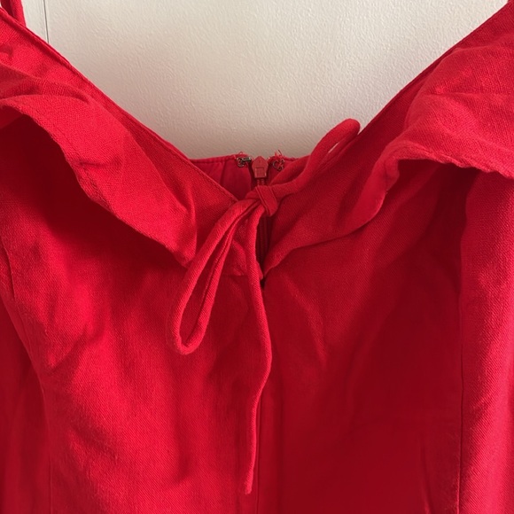 Red linen dress with ruffle and tie - Picture 2 of 4